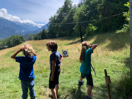 Bogenschiessen und Schleichen