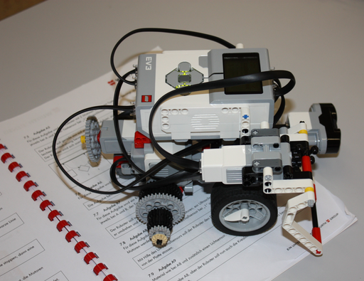 Konstruieren und Programmieren von Lego Robotern